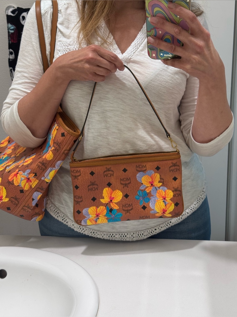 MCM Floral VISETOS Cognac Tote with pouch and COA - Picture 6 of 17